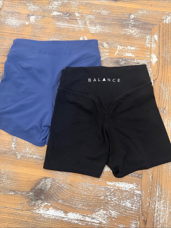 Vitality Pants - Balance High-Waist Athletic Shorts — Black and Blue